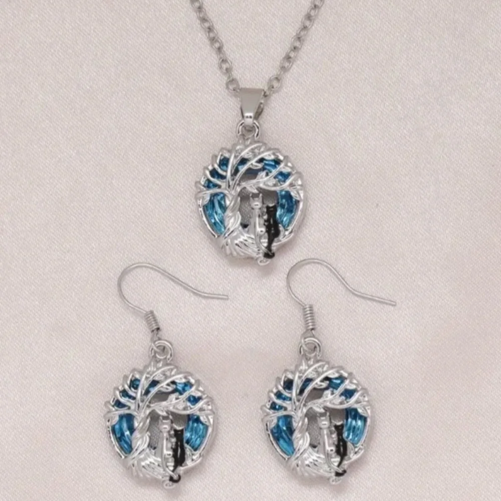 NWT! Necklace w Pendant & Earrings Jewelry Set in Silver w Blue Glass St…
